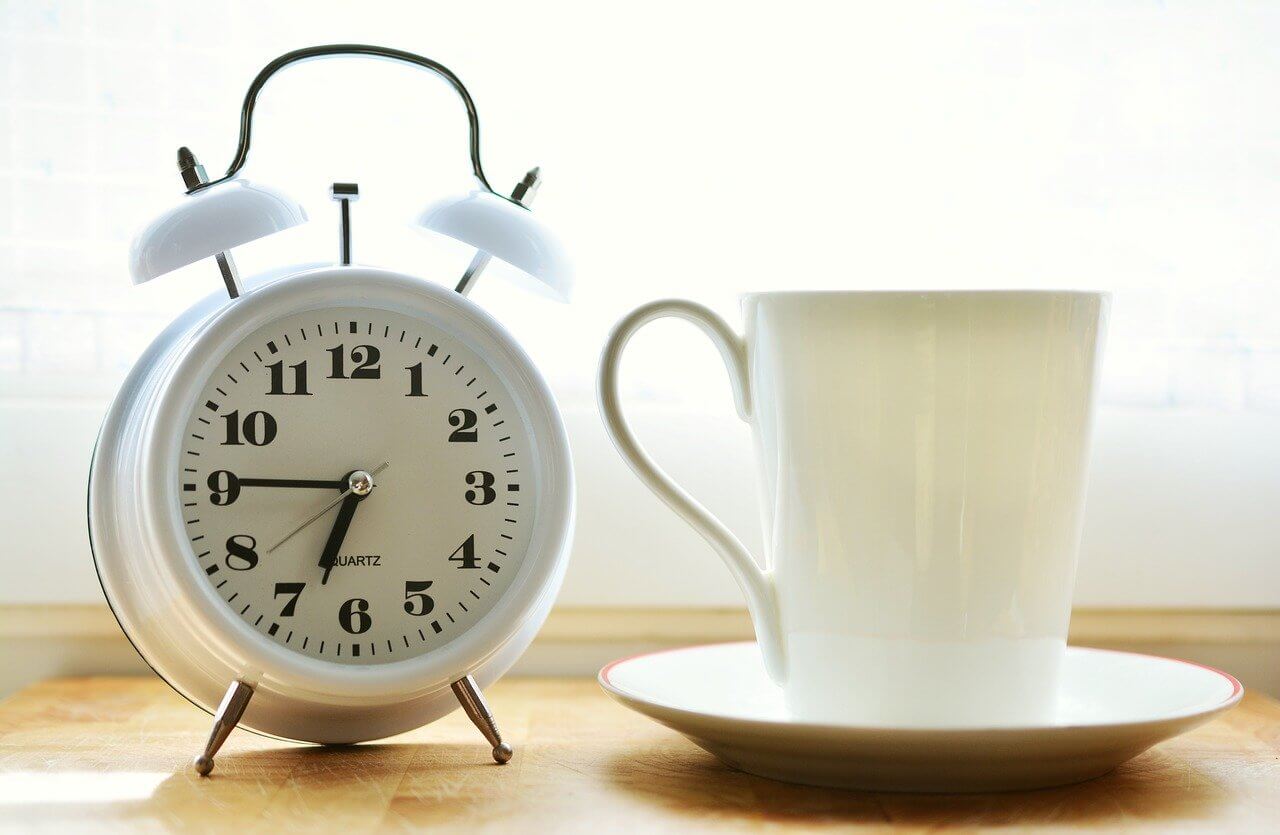 早起きのすすめ　早起きで家事も仕事も効率よくしよう